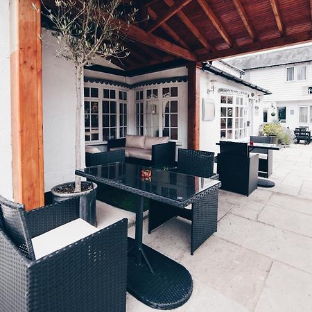 Fox Country Inn Хай Уикъмб Екстериор снимка