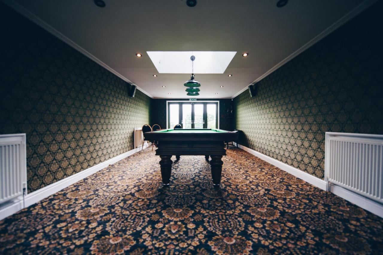 Fox Country Inn Хай Уикъмб Екстериор снимка