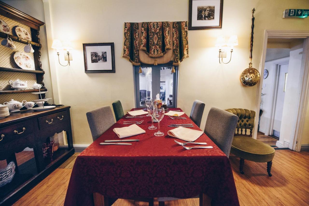 Fox Country Inn Хай Уикъмб Екстериор снимка
